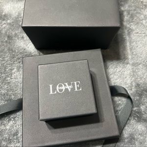 Pre-owned engagement ring